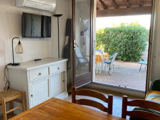 Villa T4 au Bord du Lac avec Terrasse, 6 Pers, Parking, Animaux Acceptés, Classée 1* - FR-1-798-37 - 4