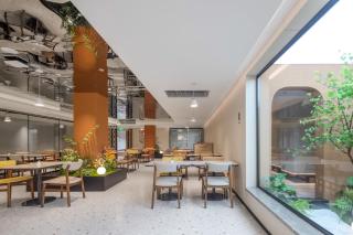 Home Inn Business Hotel - Guilin City Center Close to HSR - 1