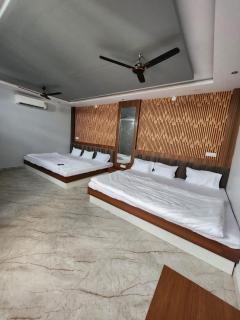 Hotel Shree Sanwaliya - 1