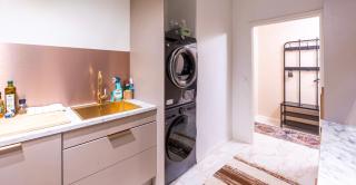 Premium City Center 2 rooms Apartment Glassed Balcony FREE PRIVATE PARKING - 6