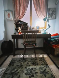 그시절 민지네 자취방 ㅣ 수원 화성 행궁 90년대체험 감성숙소 - 1