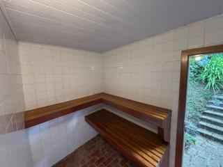 "Charme do Embaixador"- Equipadíssima para 9 pessoas - SAUNA , FORNO PIZZA, PIANO, SKY TV - 5000 m2 de ar puro - Caseiro Mordomia - 2