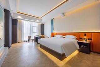 Four Seasons Inn & Suites by Dorgo - 4