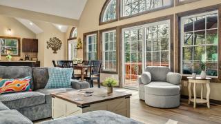 Lakeview Sunset Heaven by AvantStay Waterfront Home • Hot Tub Game Room Discounted Ski Tickets - Blakeslee - 0