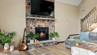 Lakeview Sunset Heaven Waterfront Escape Private Dock Firepit Game Room New Construction - Blakeslee - 3