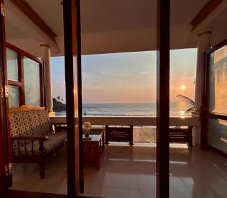 Hotel Sea View Palace - the beach hotel - 4