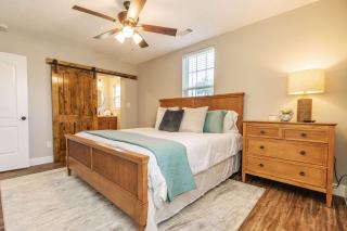 Arcade Covered Patio Sleep 10 3 Bedroom 2 Bath Game Room - Pasadena - 1