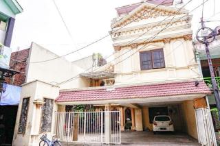 RedDoorz near Mall Ciputra World Surabaya - 4