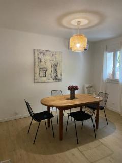 Il y a le Soleil, la Campagne et la Mer …1 - 6