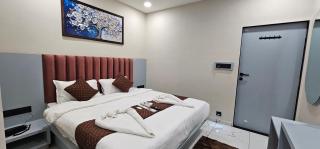 Hotel Velvet Vista - 2