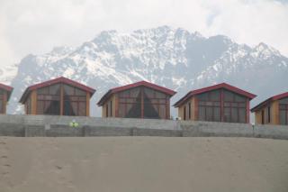 The Crescent Resort - 9