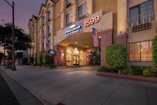 Howard Johnson by Wyndham Pasadena - Pasadena - 7