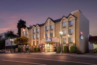 Howard Johnson by Wyndham Pasadena - Pasadena - 4