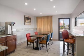 Travelodge by Wyndham Albuquerque West - 4