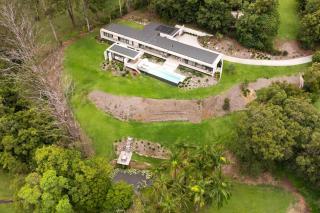 Latitude 156 - Elevated Luxury Overlooking the Greens - 3