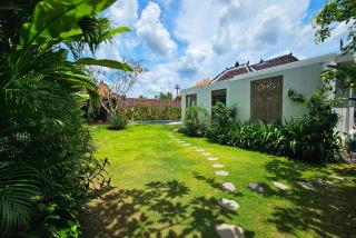Villa DiYara Ubud - 6000 Sq Ft Private Villa - Stunning Rice field View - Big pool & garden - 2
