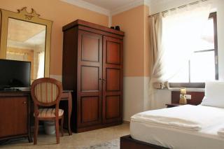 Hotel Villa Toscana - Gersthofen - 8