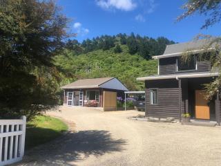 The Cottage in Waikawa - 2