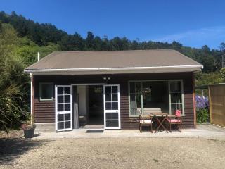 The Cottage in Waikawa - 9