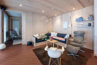 A unique lakeside cottage - 3