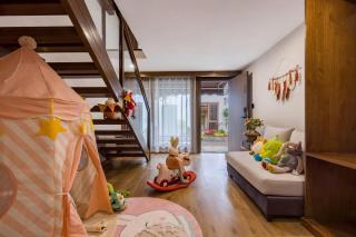 The Panorama Designer Villa & Cafe·Naxi Style Courtyard · Featuring stunning Old Town views,inspired by vibrant natural aesthetics,located next to the Big Waterwheel.Tickets Reservation Service&English Speaking Service&Breakfast - 8