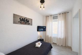 City Suite Ennigerloh I 6 Einzelbetten I 2 Bäder I Smart TV - 3