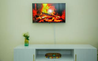 Tiny Haven Executive One Bedroom with WI-FI - 3