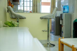 Tiny Haven Executive One Bedroom with Free WI-FI - 6