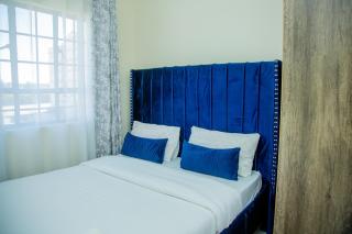 Tiny Haven Executive One Bedroom with WI-FI - 4