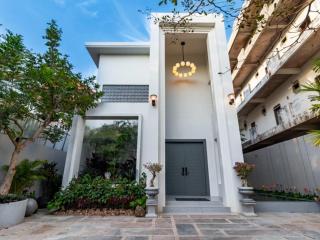 Private Villa by YUSETH Residence - 8