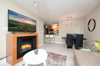 Modern Central Location with Pool Sauna & Jacuzzi - 6