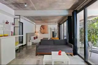 Modern Apartment with Shared Pool - By the Beach - 9