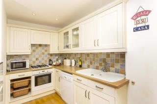 Golden Cottage - town centre luxury with parking - 1