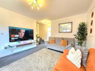The Charm Luxury House - 8mins to NEC, Birmingham Airport - 0