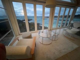Breathe - Seafront Holiday Home with Sea View - 9