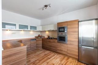 Spacious Apartment with AC and stunning views - 8