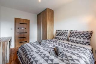 Spacious Apartment with AC and stunning views - 4