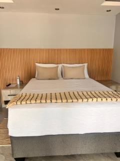 Marble Crest Guest House - 7