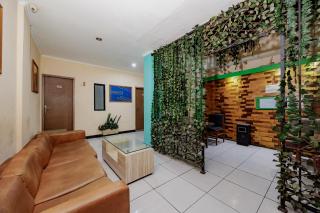 RedDoorz near Istana Plaza 2 - 9