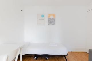 Brilliantly Located 2BDR Flat in Barbican - 4