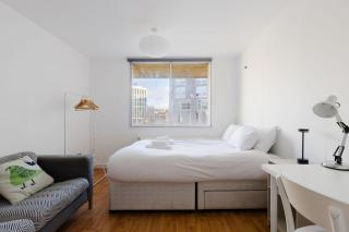 Brilliantly Located 2BDR Flat in Barbican - 8