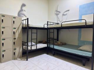 Group-Friendly Private Room with Bunk Beds - NO PARKING - 4