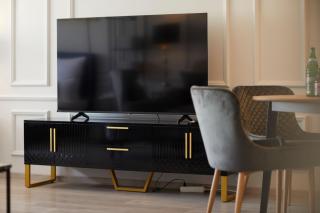 Für Monteure und Langzeitaufenthalte - 120 qm - bis 8 Personen - Küche - Waschtrockner - Badewanne & Dusche - kostenloser Parkplatz - Smart TV - 5