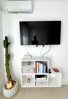 Sea View Studio with Balcony, Near Italy & Monaco - 5