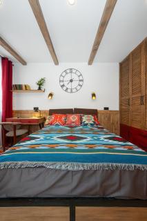 Freeman-1a апартамент з кухнею, терасою, грилем - на увесь перший поверх котеджу 4місний - 0