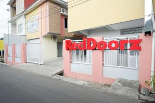 RedDoorz Syariah near RSUD Margono Purwokerto - 6