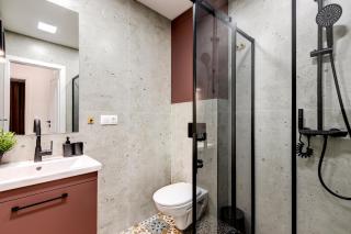 Newly Renovated Comfortable First-Floor Stay - 4