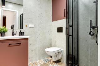 Newly Renovated Comfortable First-Floor Stay - 7