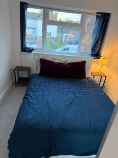 Cosy new 3 bedroom house - private parking - 1