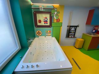 Retro Gaming Corner - Arcade Games - Jacuzzi - Sauna - Switch 2 - 5